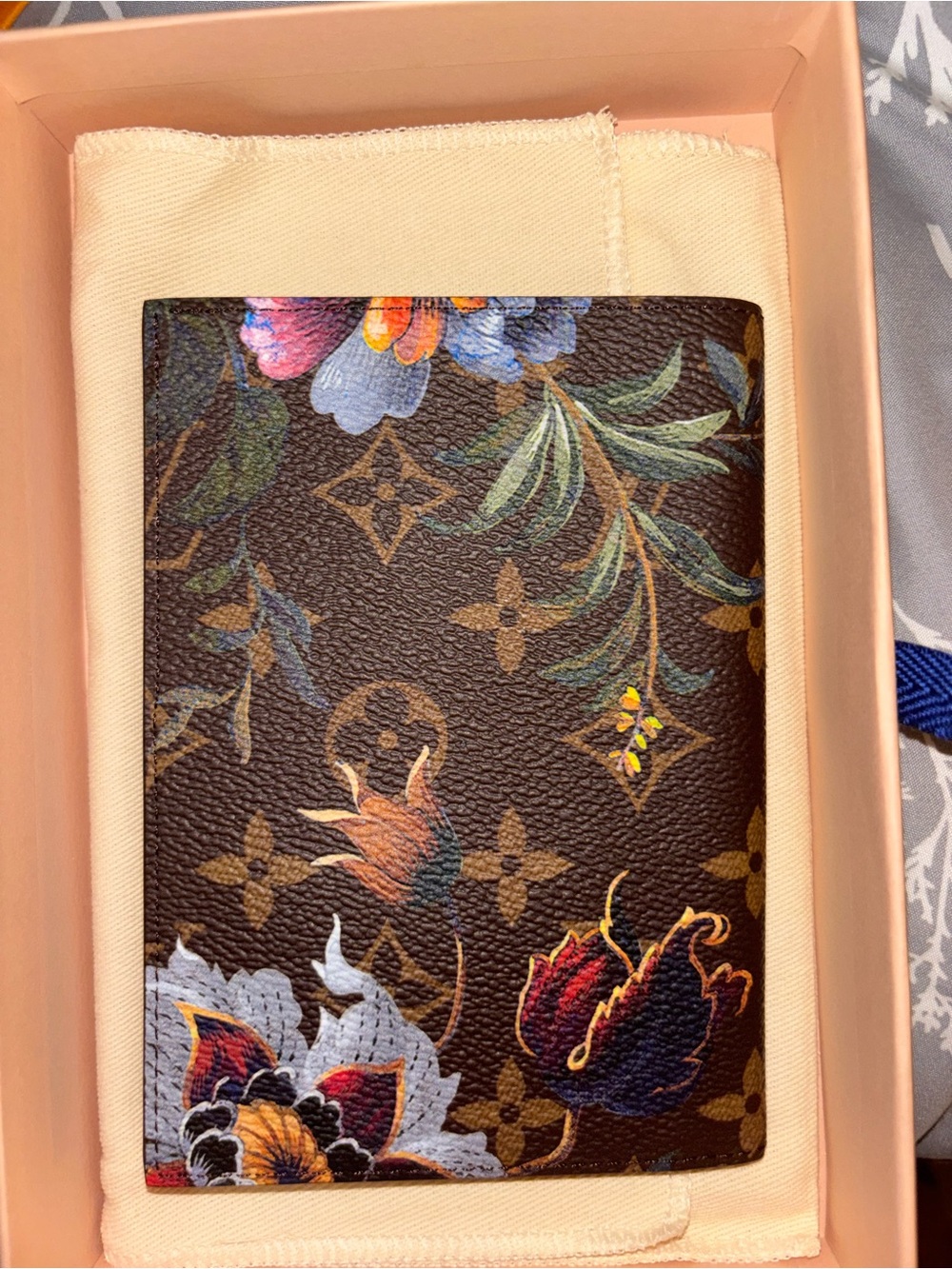 Louis Vuitton Monogram Eden Collection Floral Passport Cover - Picture 5 of 6